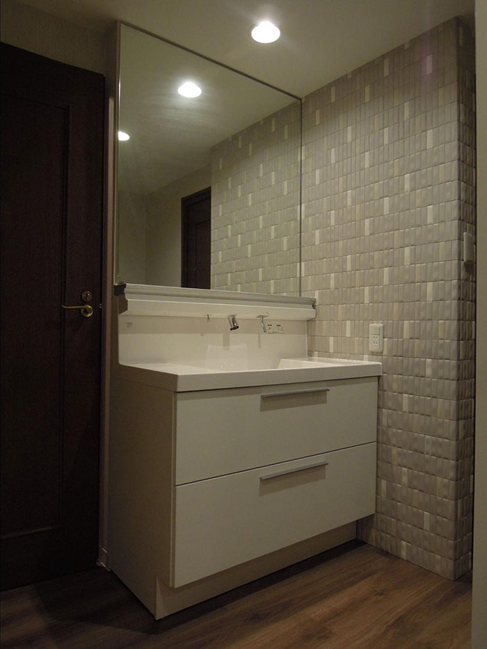 洗面台とトイレを交換して統一したリフォーム