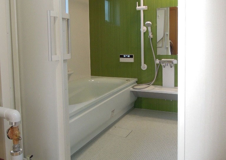 浴室暖房乾燥機でバリアフリーな暖かい空間に