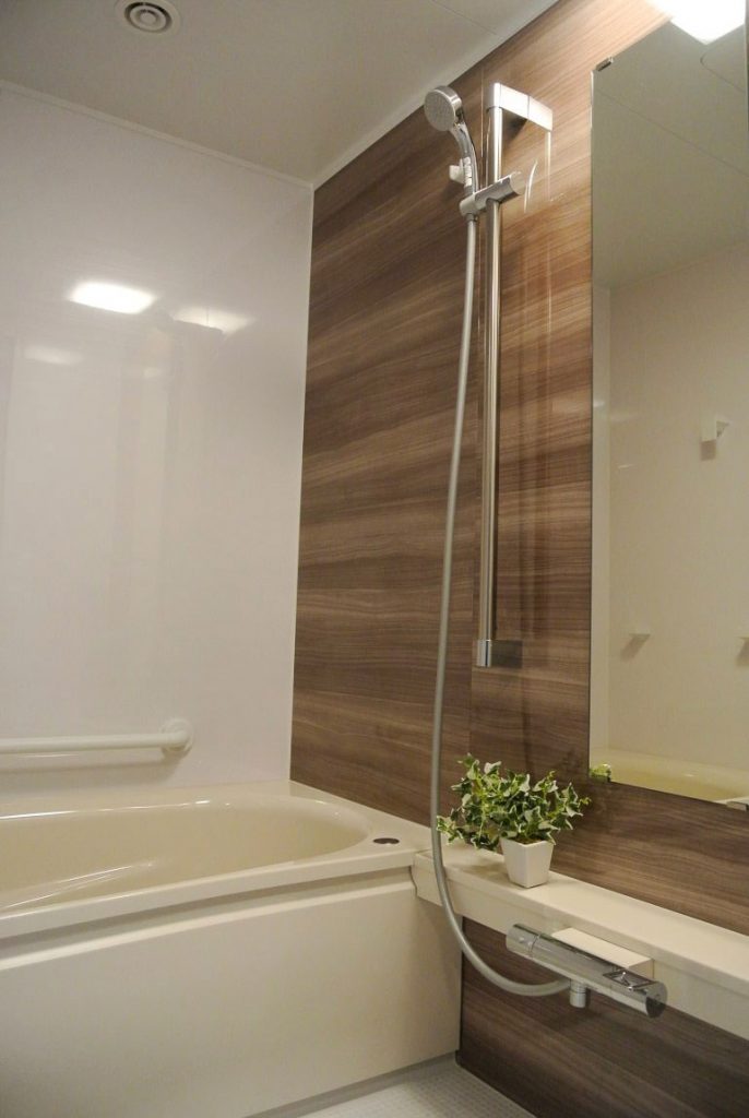 追い焚き機能と断熱性で温かい浴室へ