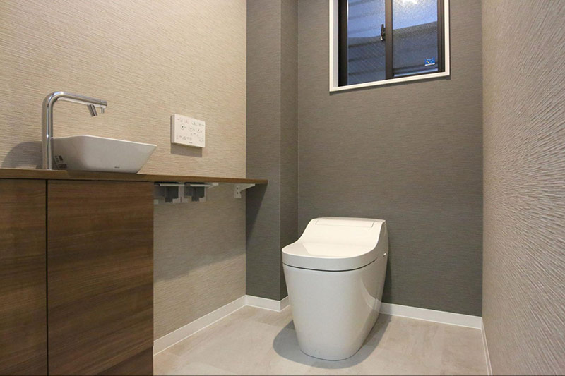 シンプルかつおしゃれなトイレ
