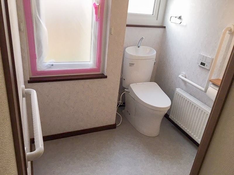 廊下と一体化した拡張リフォーム、車いすでも快適なトイレへ